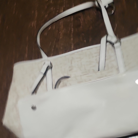 Dana Buchman Cream and Orange Tote Bag with Modern Design - Picture 3 of 4